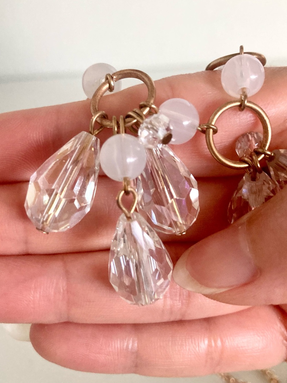 AB Crystal Teardrop Statement preloved beaded Necklace  Clear and Gold tone - Picture 4 of 8